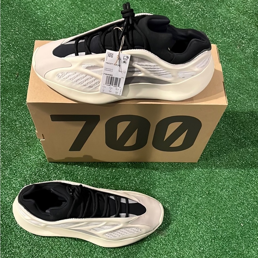 Adidas Yeezy 700 V3 Azael